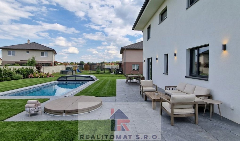Prodej domu 190 m² s pozemkem 842 m², Polerady – fotka 1 z 17
