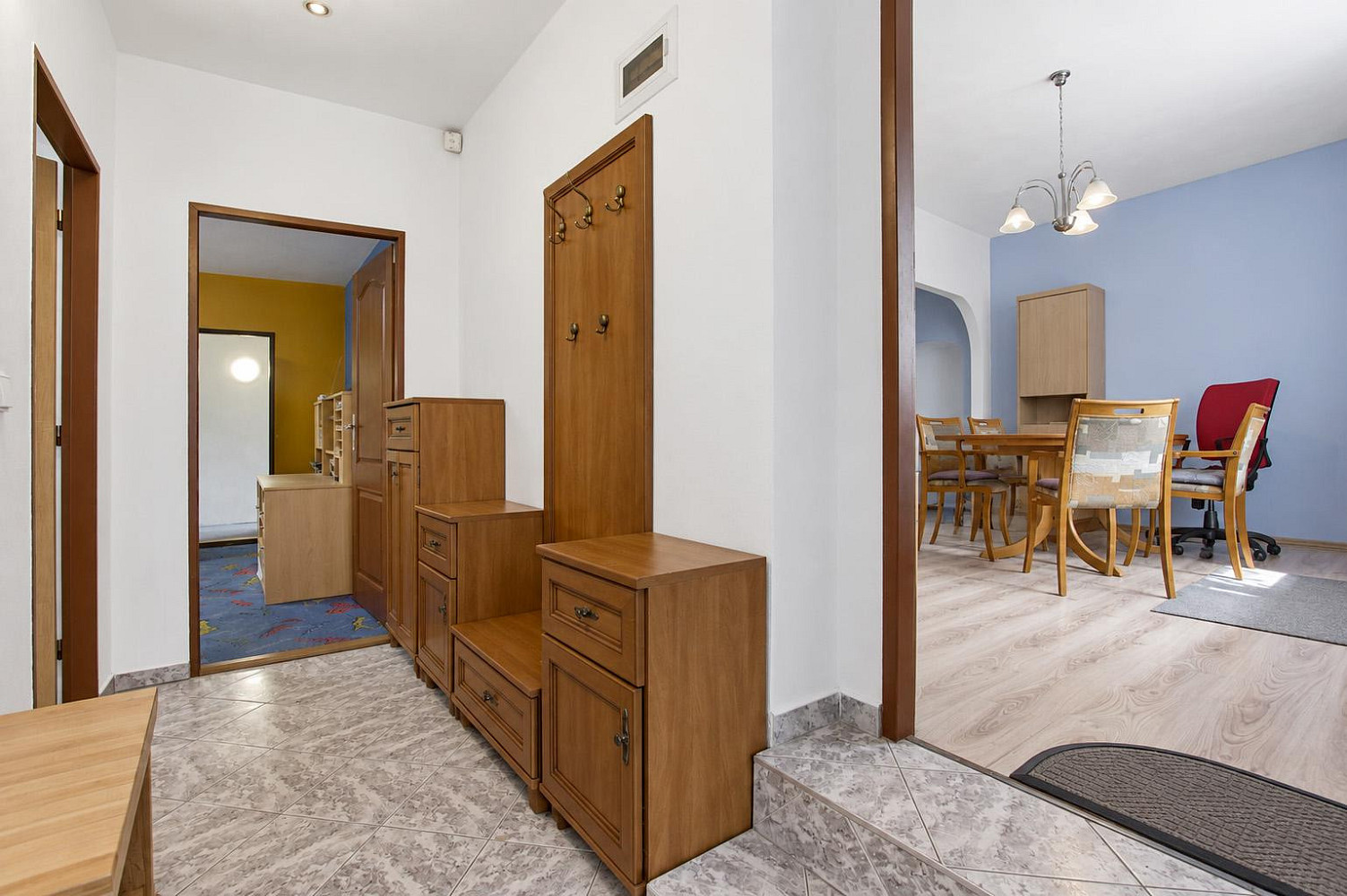 Prodej domu 1 072 m² s pozemkem 1 739 m² – fotografie 3