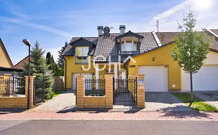 Prodej domu 104 m² s pozemkem 576 m², Výstavní, Olomouc - Chomoutov