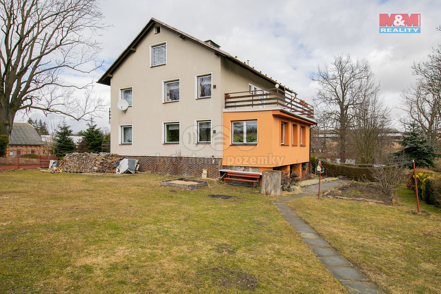 Prodej domu 355 m² s pozemkem 2 081 m²