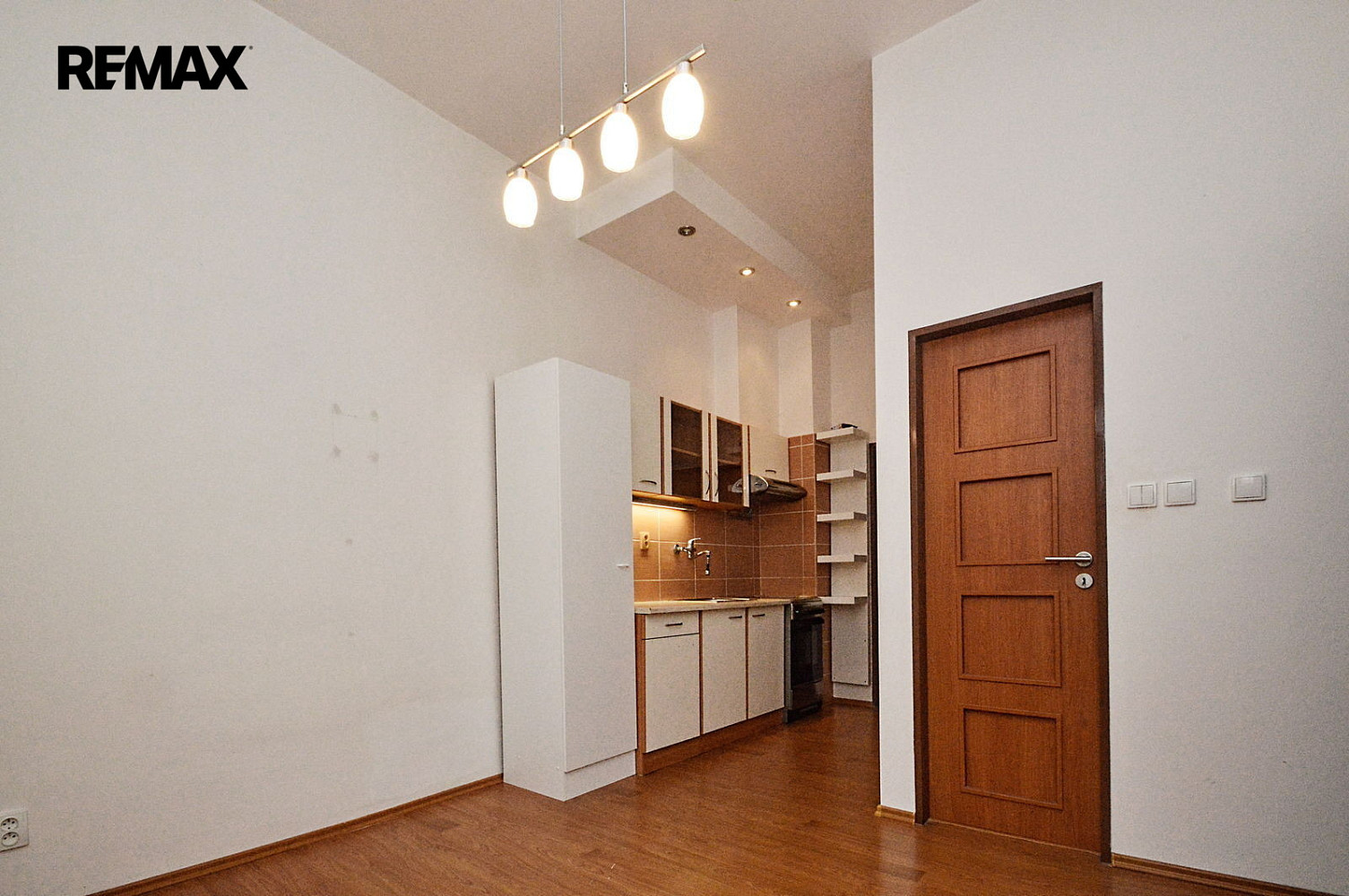 Pronájem bytu 1+1 44 m² – fotografie 2
