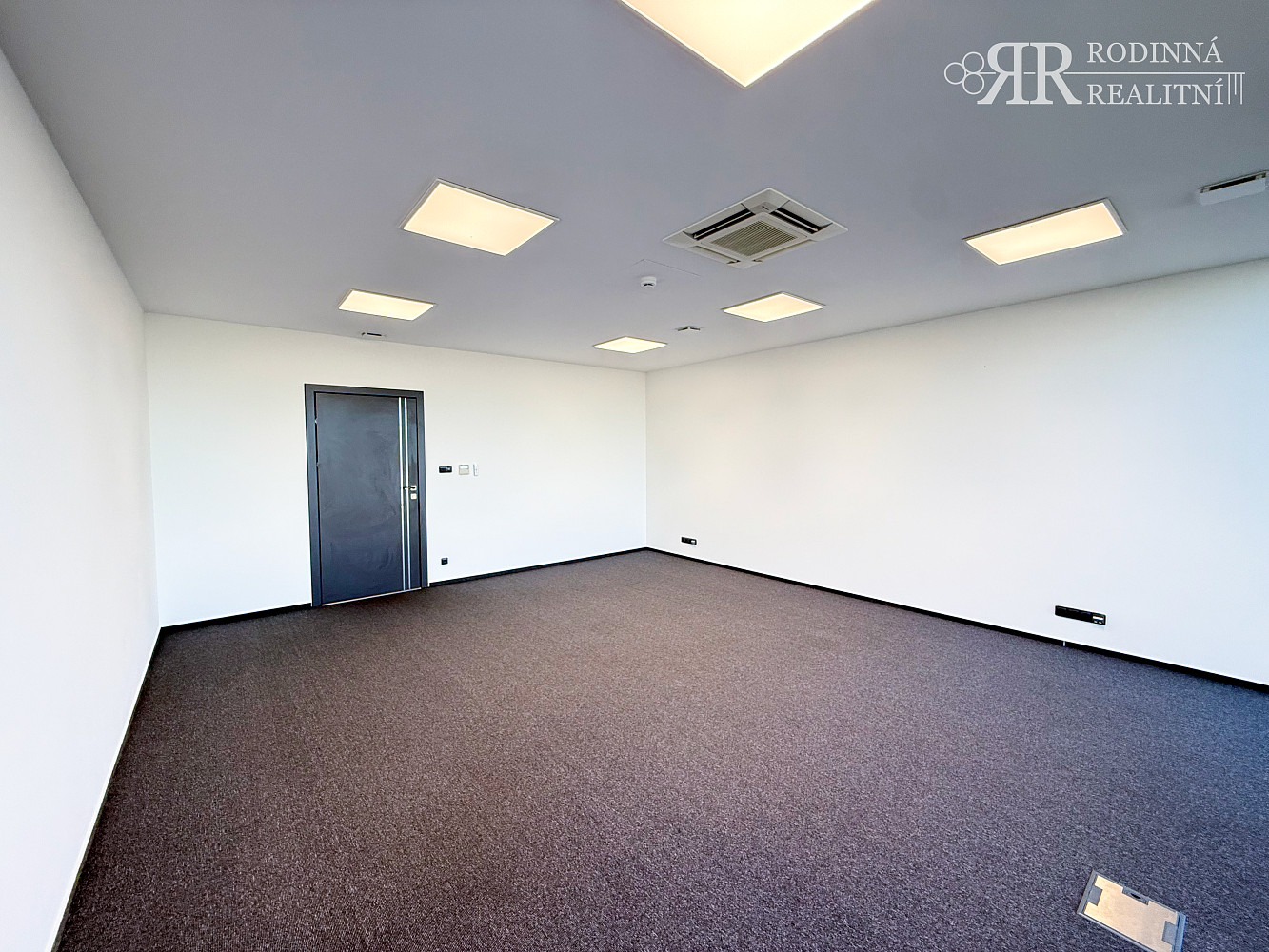 Pronájem kanceláře 37 m² — photo 4