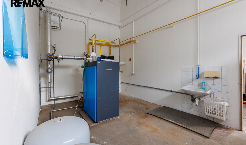 Pronájem výrobních prostor 2 489 m², Chodová Planá – náhled fotky 7