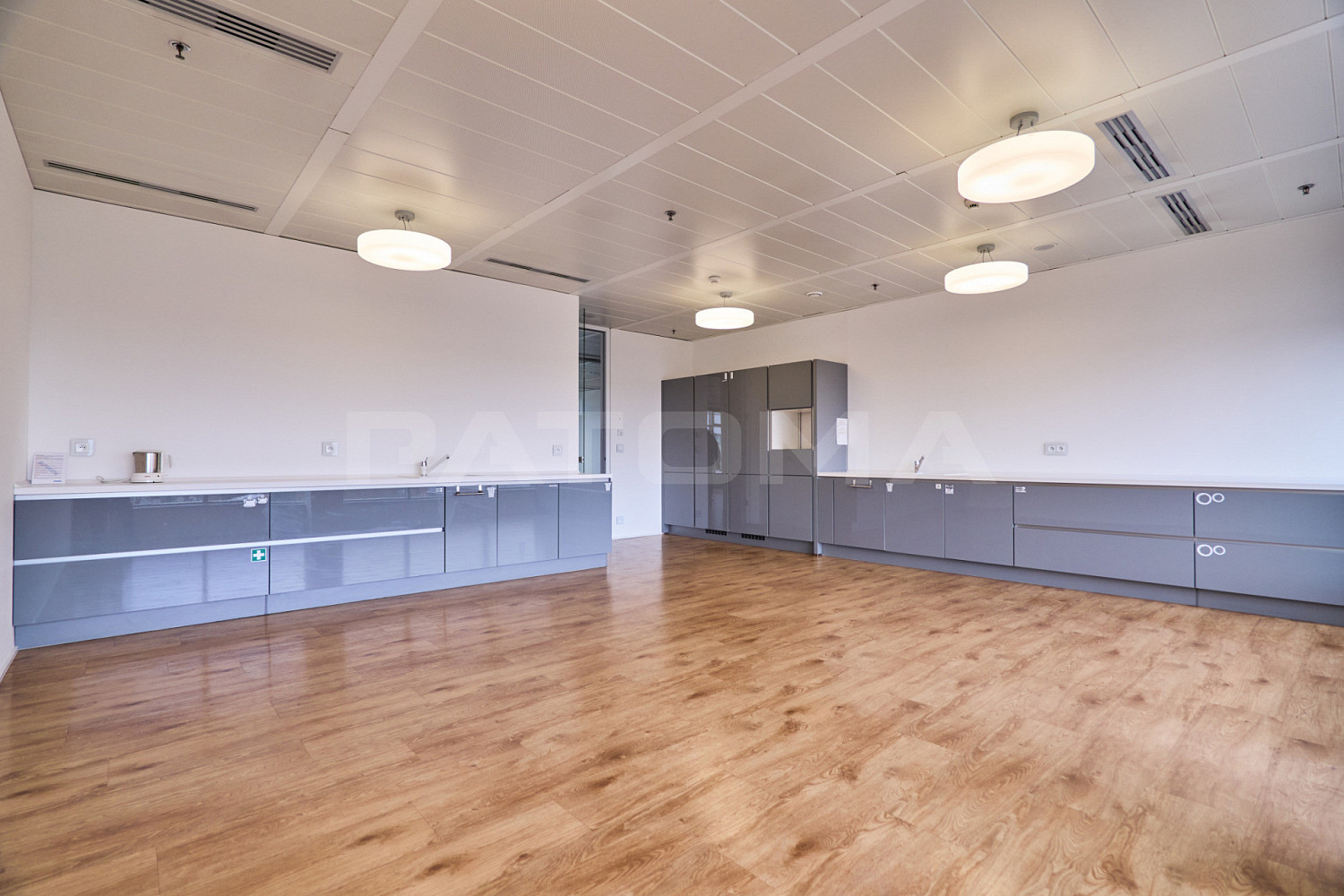 Pronájem kanceláře 360 m² – fotografie 4