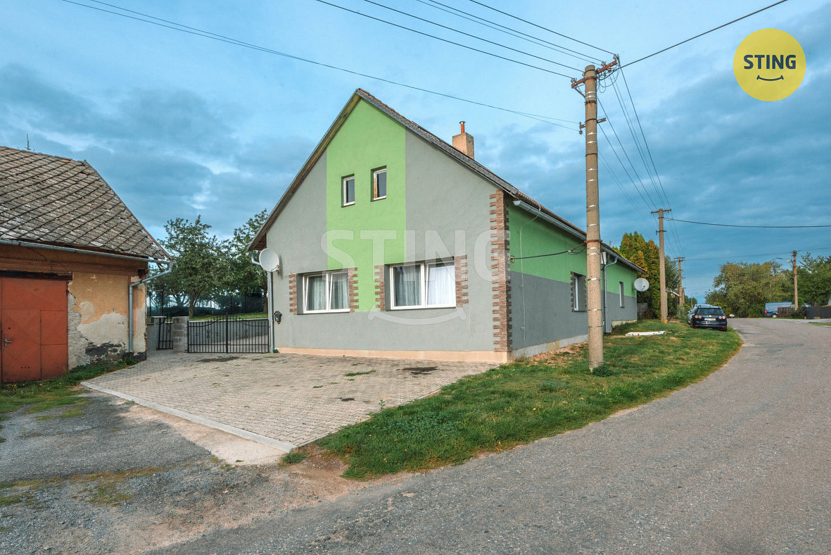 Prodej domu 220 m² s pozemkem 850 m² – fotografie 2
