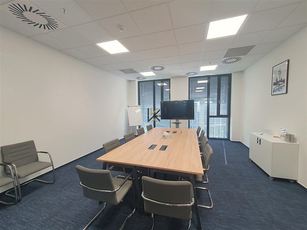 Pronájem kanceláře 337 m² — photo 2