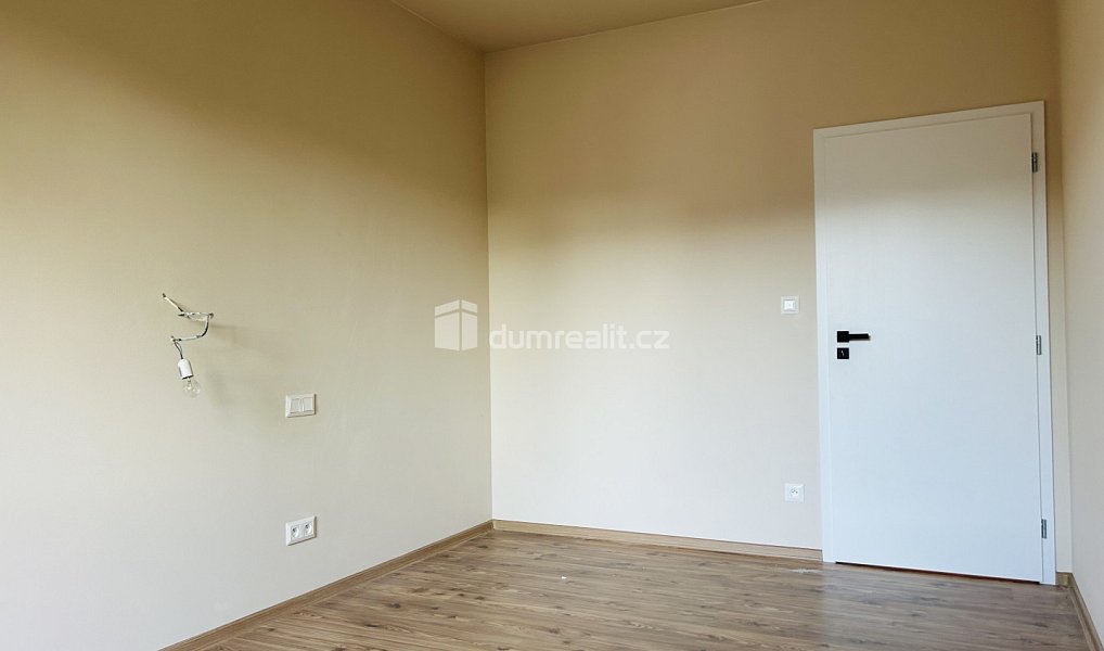 Prodej domu 120 m² s pozemkem 1 407 m², Zvěstov – náhled fotky 23