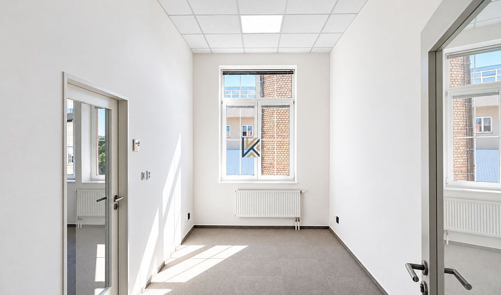 Pronájem kanceláře 12 m², Praha – fotka 1 z 11