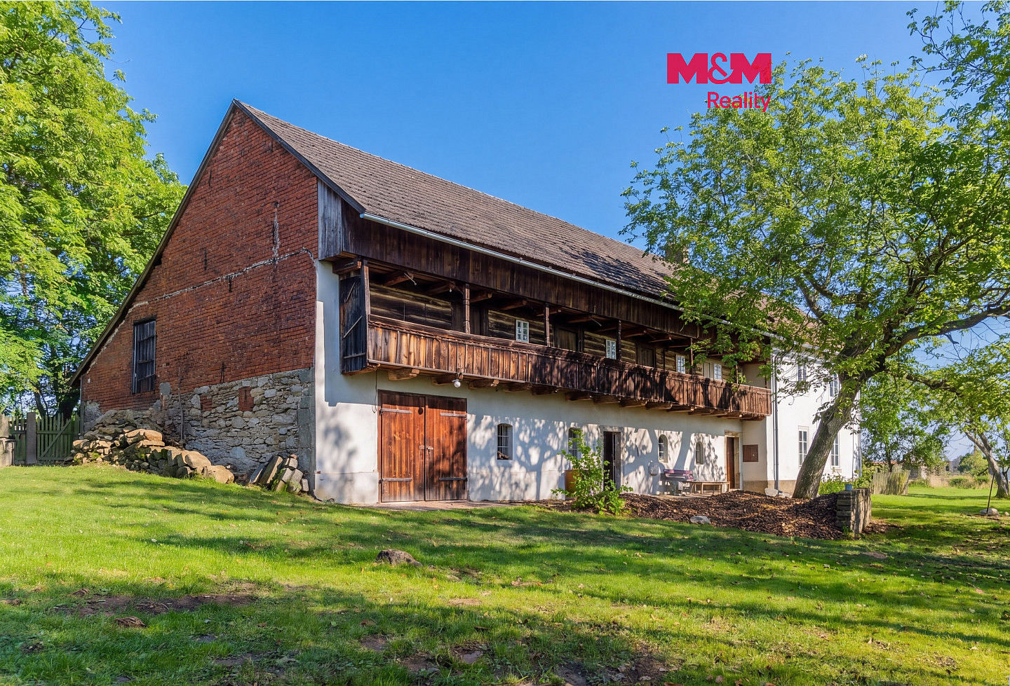 Prodej domu 248 m² s pozemkem 1 862 m²