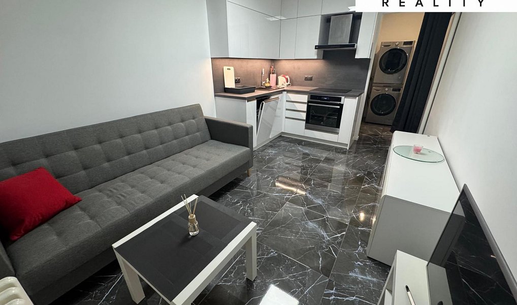 Pronájem bytu 2+kk 67 m², Praha – fotka 1 z 12