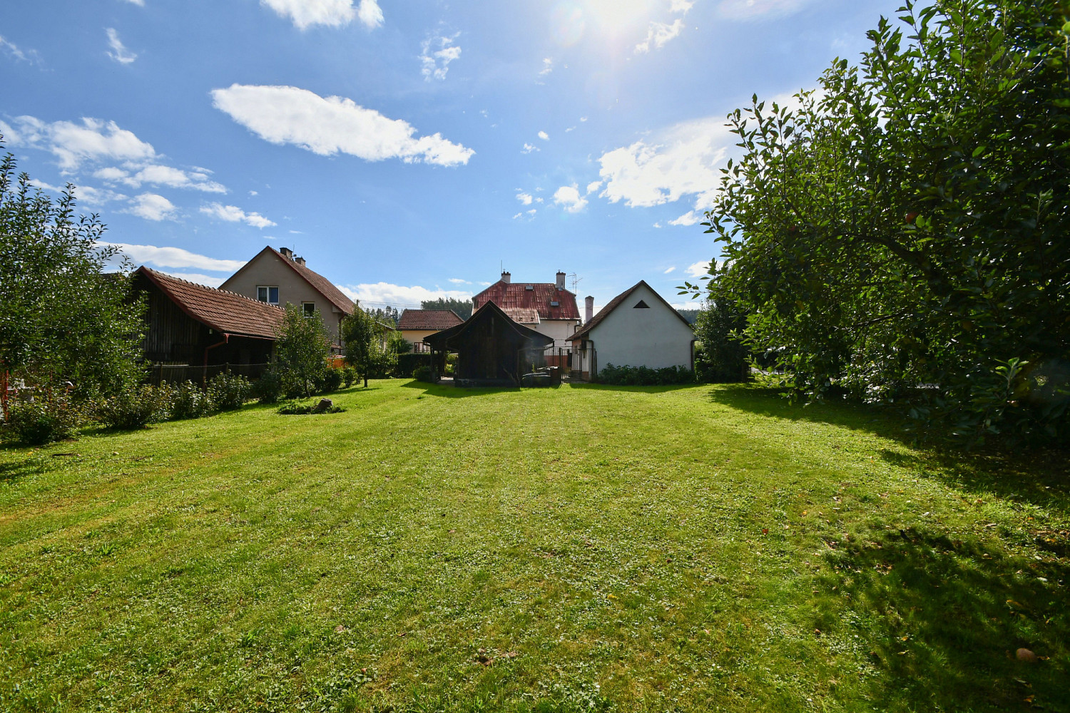 Prodej domu 190 m² s pozemkem 1 222 m² – fotografie 2