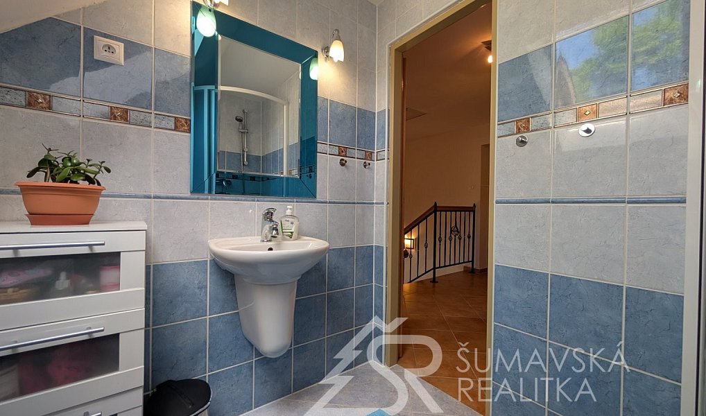 Prodej domu 121 m² s pozemkem 1 098 m², Vacov – náhled fotky 22
