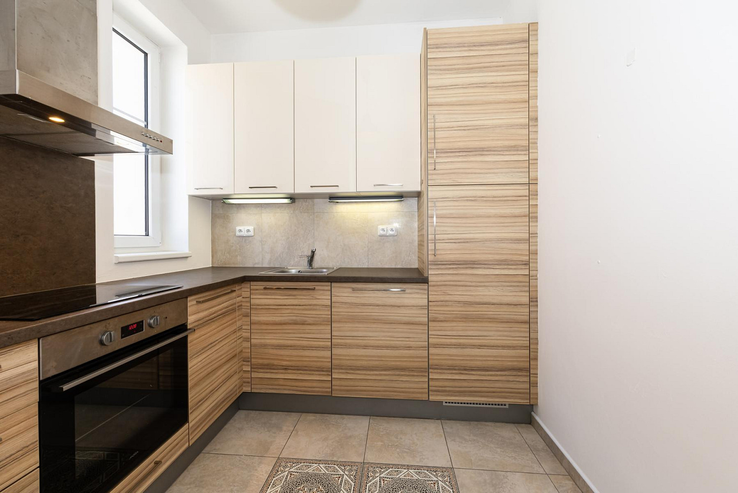 Pronájem bytu 2+1 56 m² — photo 3