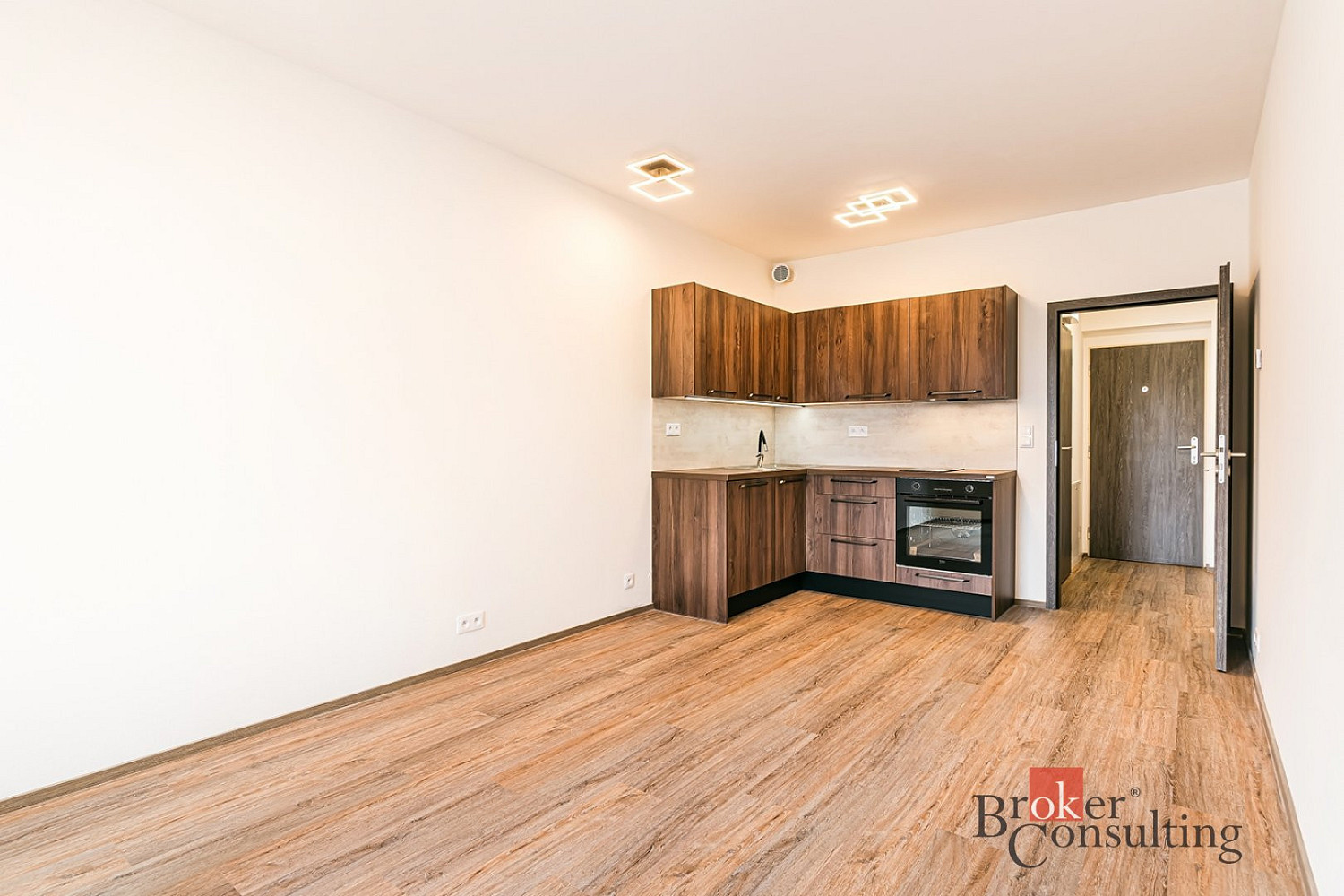 Pronájem bytu 1+kk 27 m² — photo 2