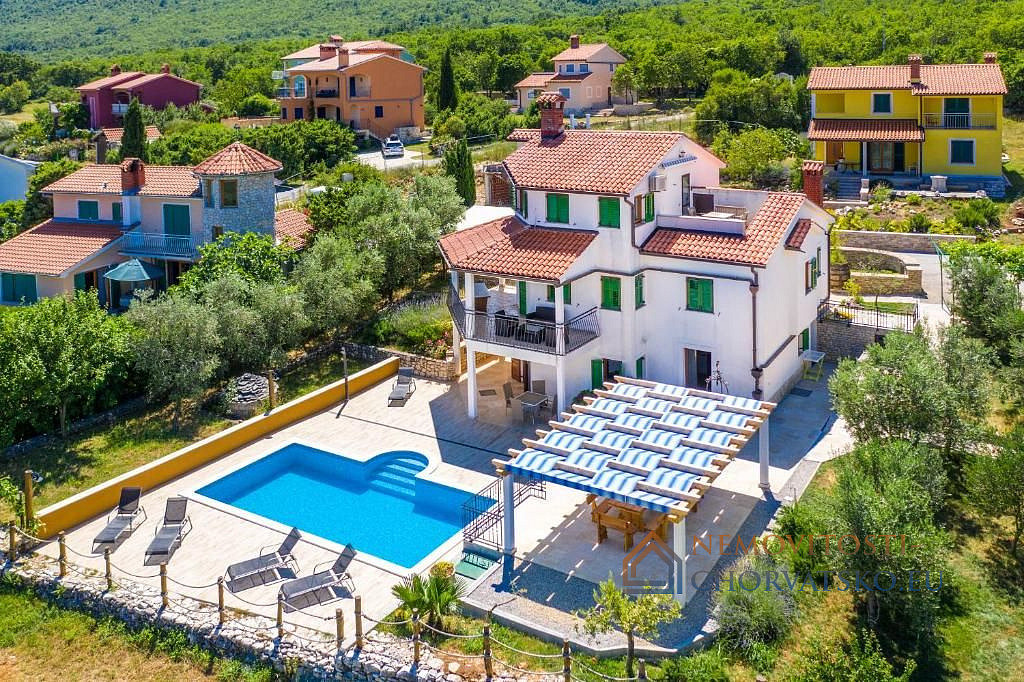 Prodej domu 200 m² s pozemkem 700 m², Labin
