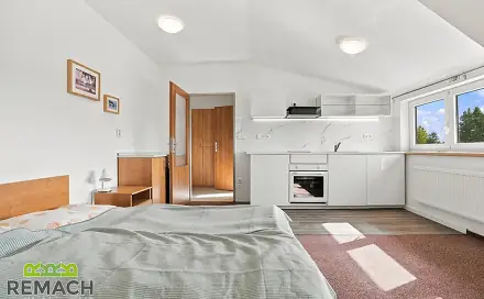 Pronájem bytu 1+kk 27 m², Na Stavidle, Uherské Hradiště