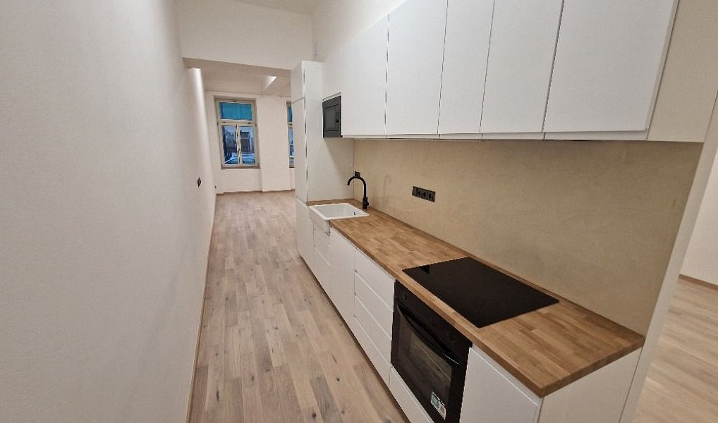 Pronájem bytu 2+kk 67 m², Praha – fotka 1 z 7