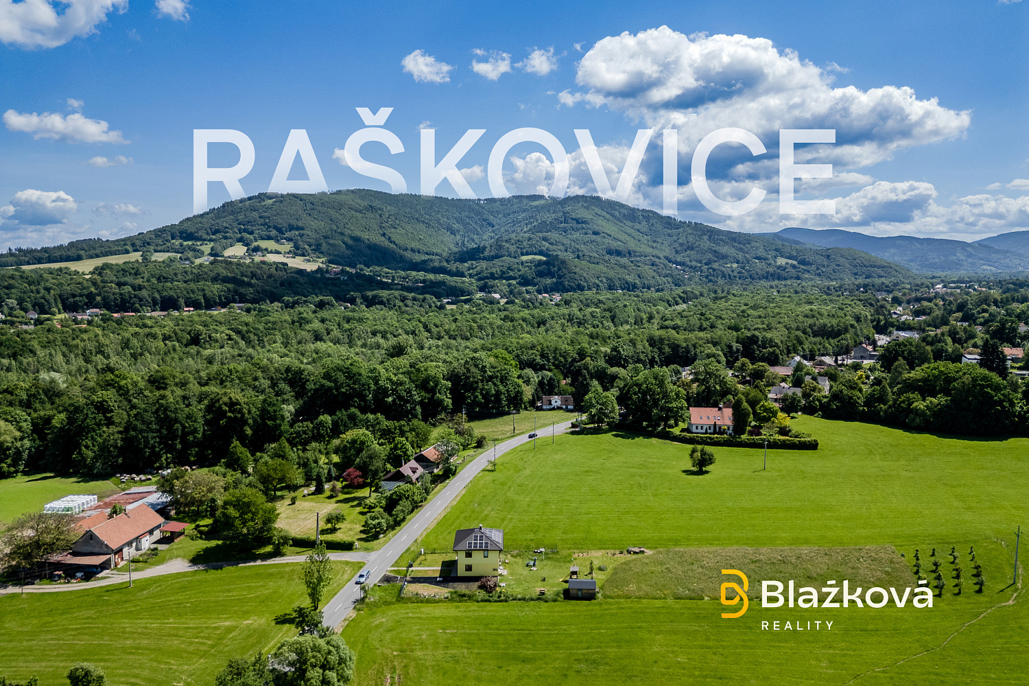 Prodej stavebního pozemku 1 528 m² – fotografie 4