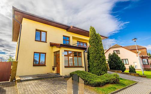Prodej domu 202 m² s pozemkem 766 m², Nová Oblekovická, Znojmo - Oblekovice