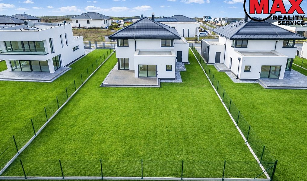 Prodej domu 216 m² s pozemkem 821 m², Vysoký Újezd – fotka 1 z 16