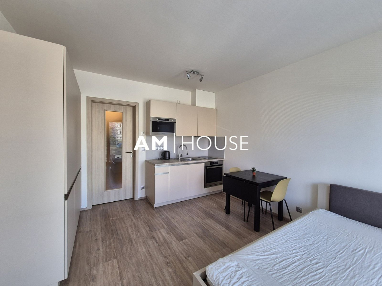 Pronájem bytu 1+kk 30 m²