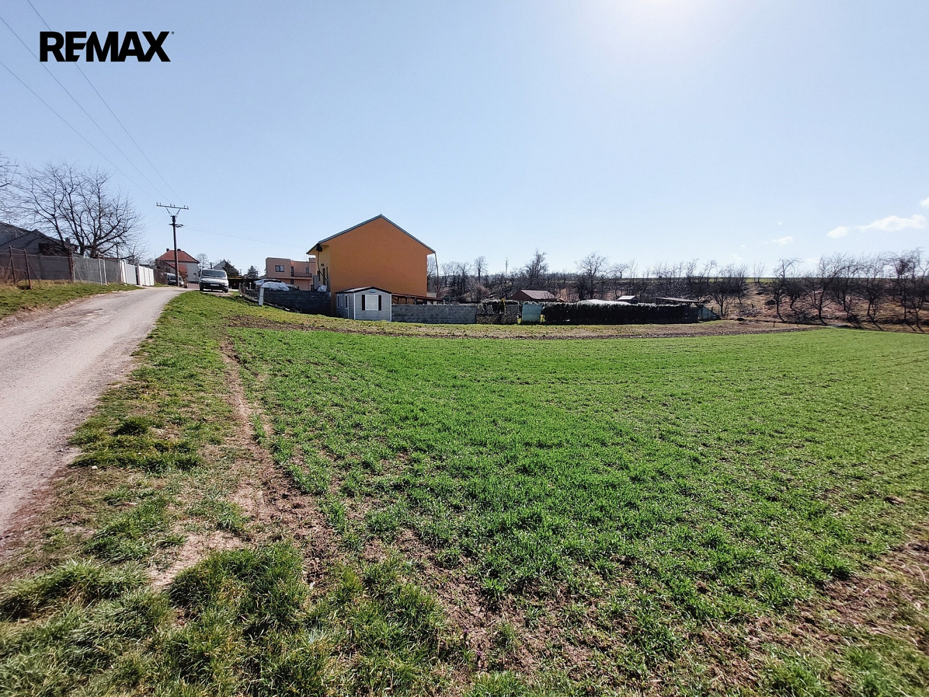 Prodej stavebního pozemku 842 m² – pohled 3