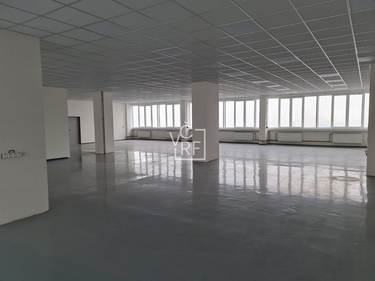 Pronájem kanceláře 2 400 m² – fotografie 2