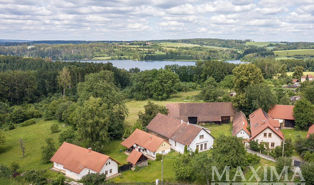 Prodej domu 147 m² s pozemkem 6 131 m², Dolní Kralovice – fotka 1 z 30