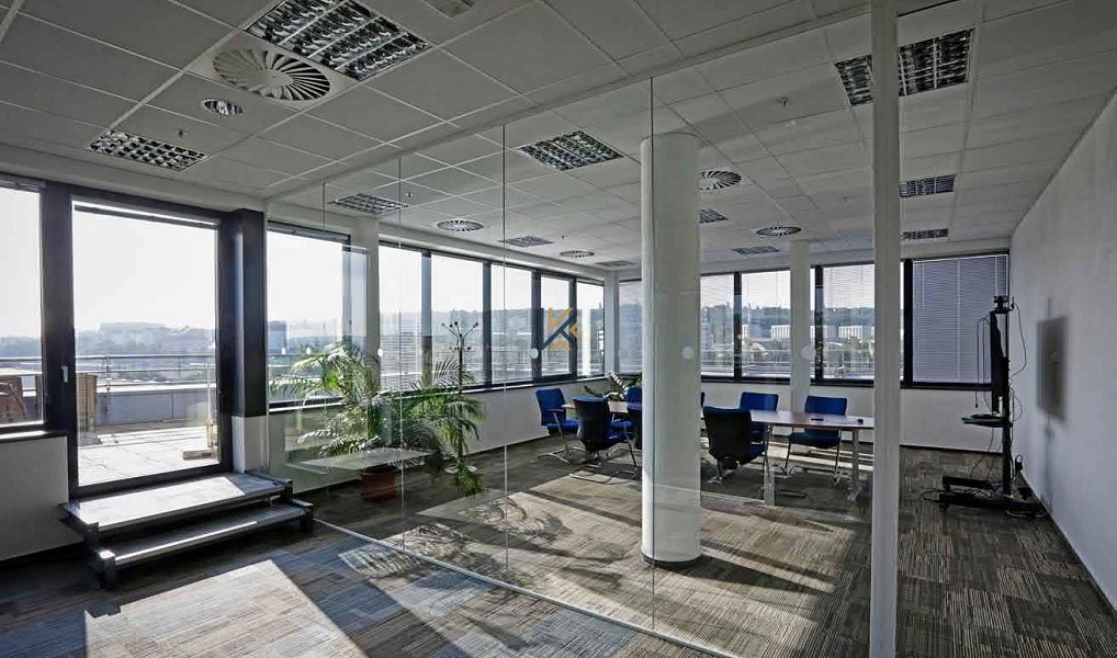 Pronájem kanceláře 708 m², Praha – náhled fotky 2
