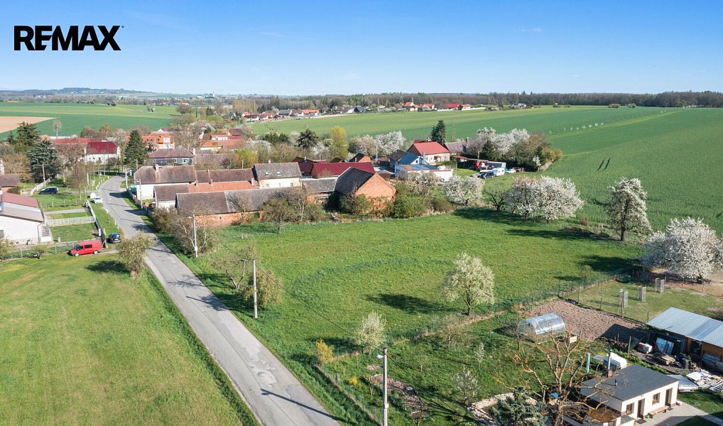 Prodej stavebního pozemku 863 m², Mžany – náhled fotky 6