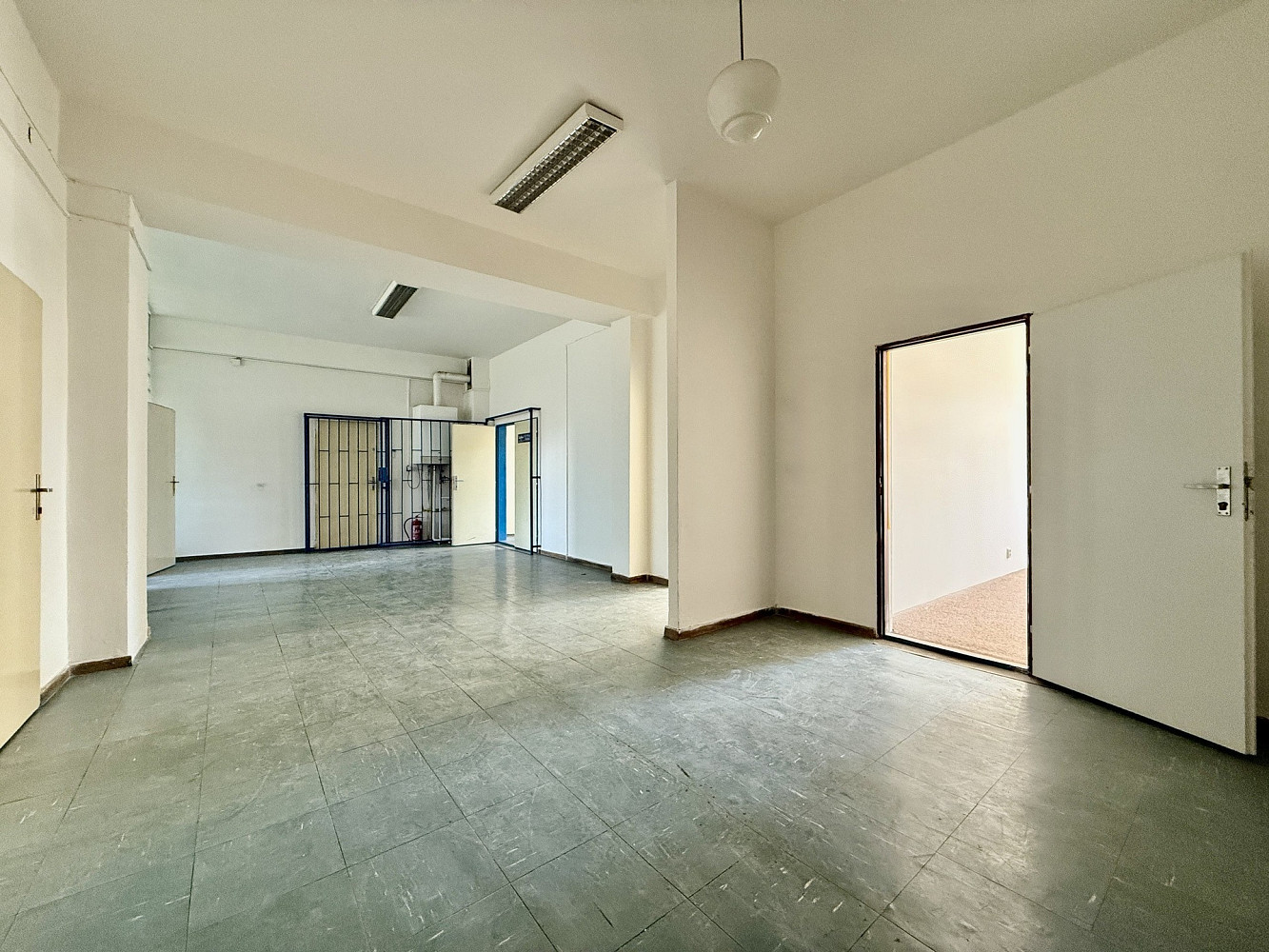 Pronájem kanceláře 12 m² — photo 3