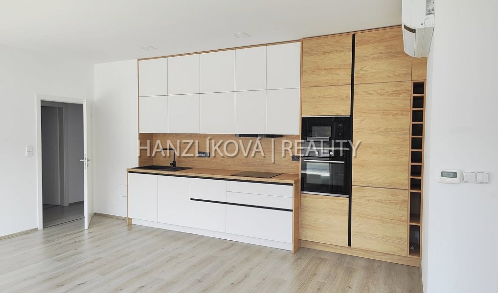 Pronájem bytu 3+kk 104 m², Hluboká nad Vltavou – fotka 1 z 25