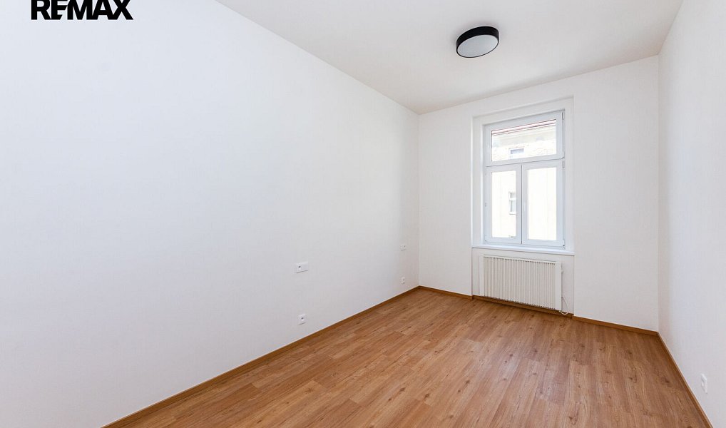 Pronájem bytu 2+kk 44 m², Praha – náhled fotky 2