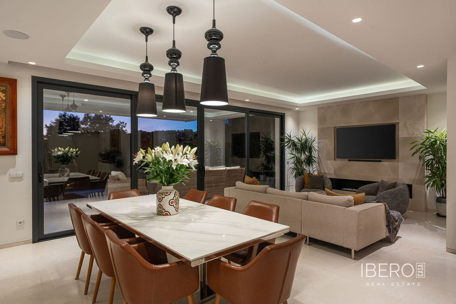 Prodej domu 473 m² s pozemkem 1 351 m² - Más
