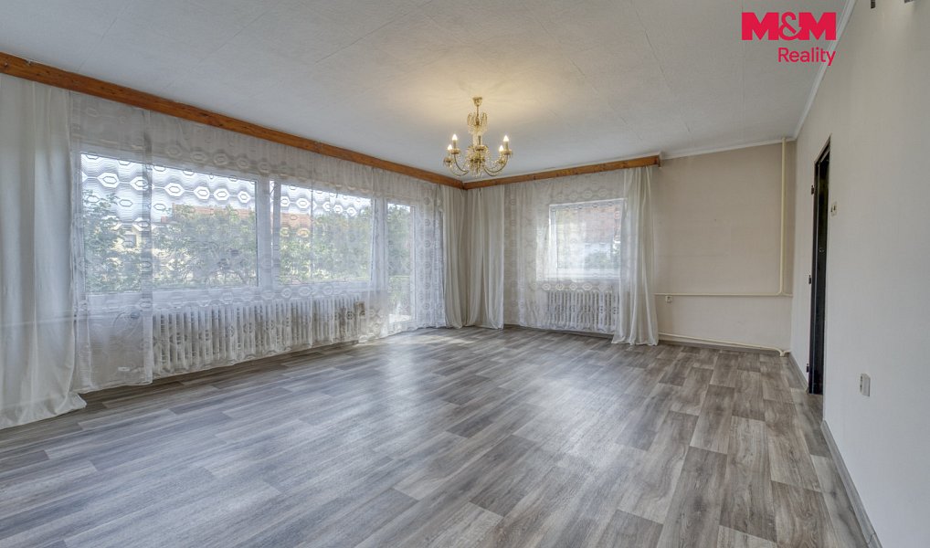 Prodej domu 170 m² s pozemkem 1 474 m², Lubenec – náhled fotky 2