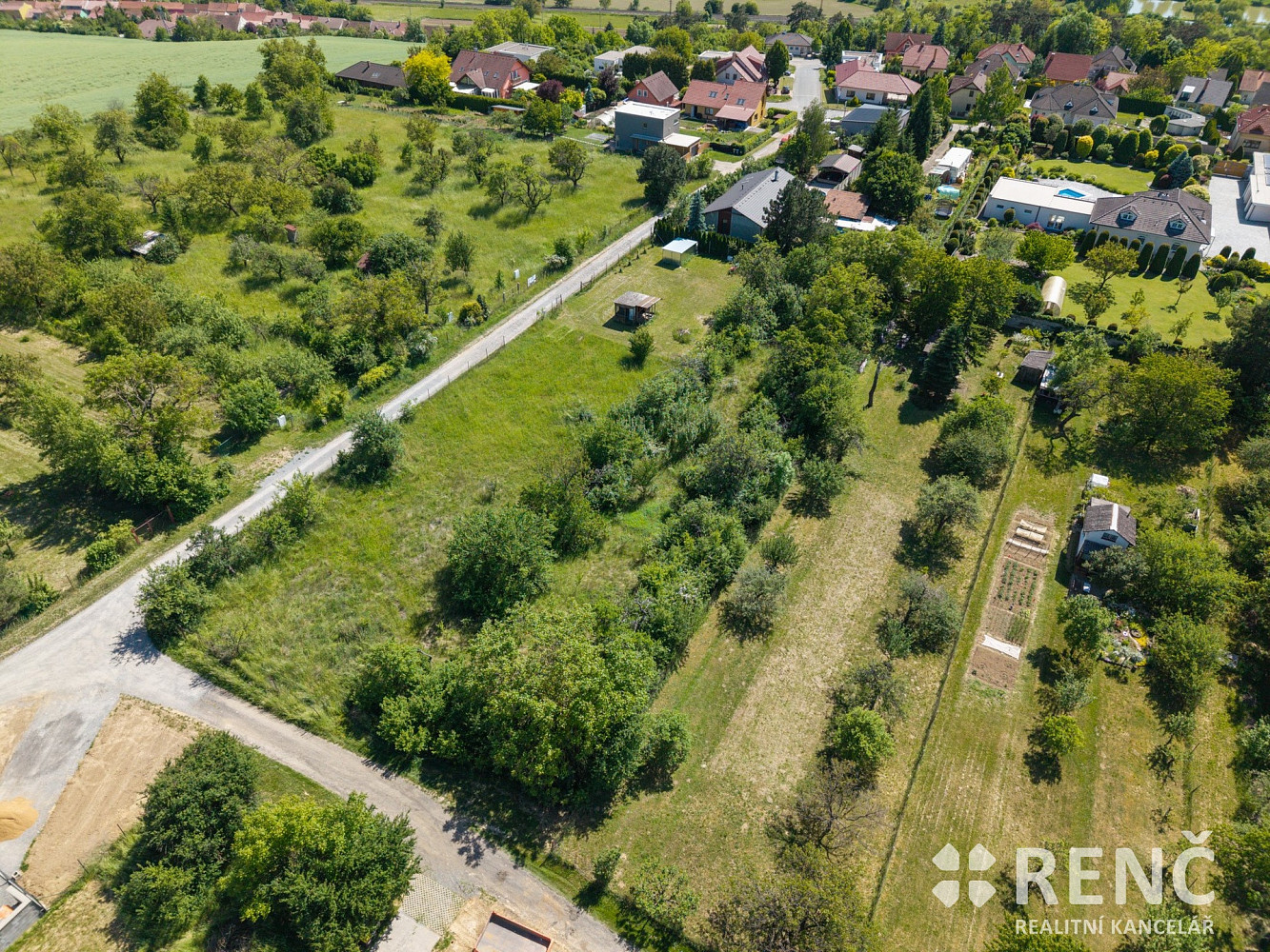 Prodej stavebního pozemku 1 727 m²