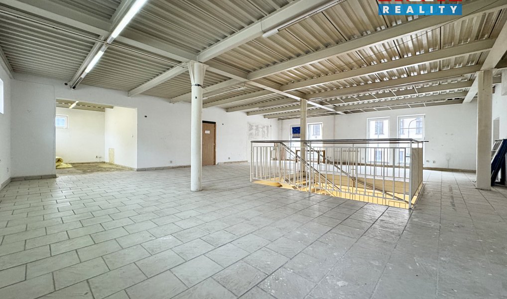 Pronájem obchodních prostor 180 m², Karlovy Vary – náhled fotky 6