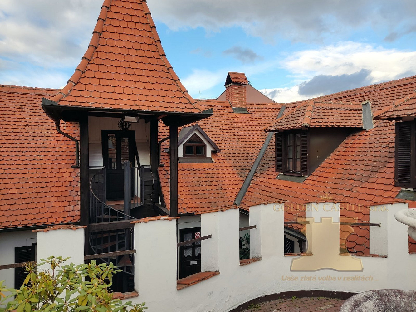Prodej domu 350 m² s pozemkem 393 m² - View 3