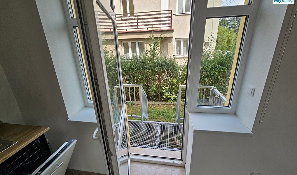 Prodej bytu 1+kk 34 m², Klatovy – náhled fotky 11