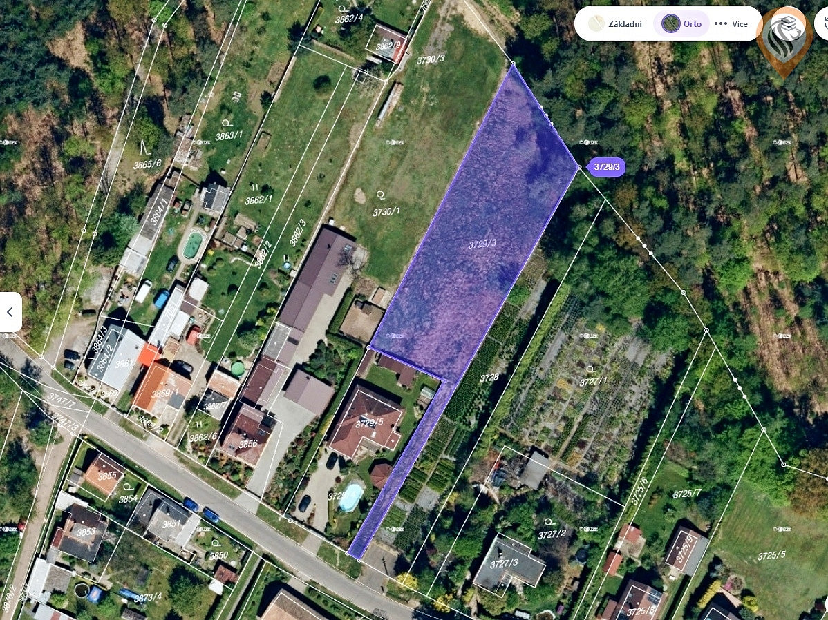 Prodej stavebního pozemku 2 032 m²