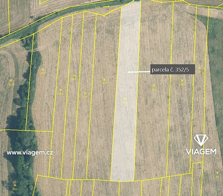 Prodej pole 927 m²