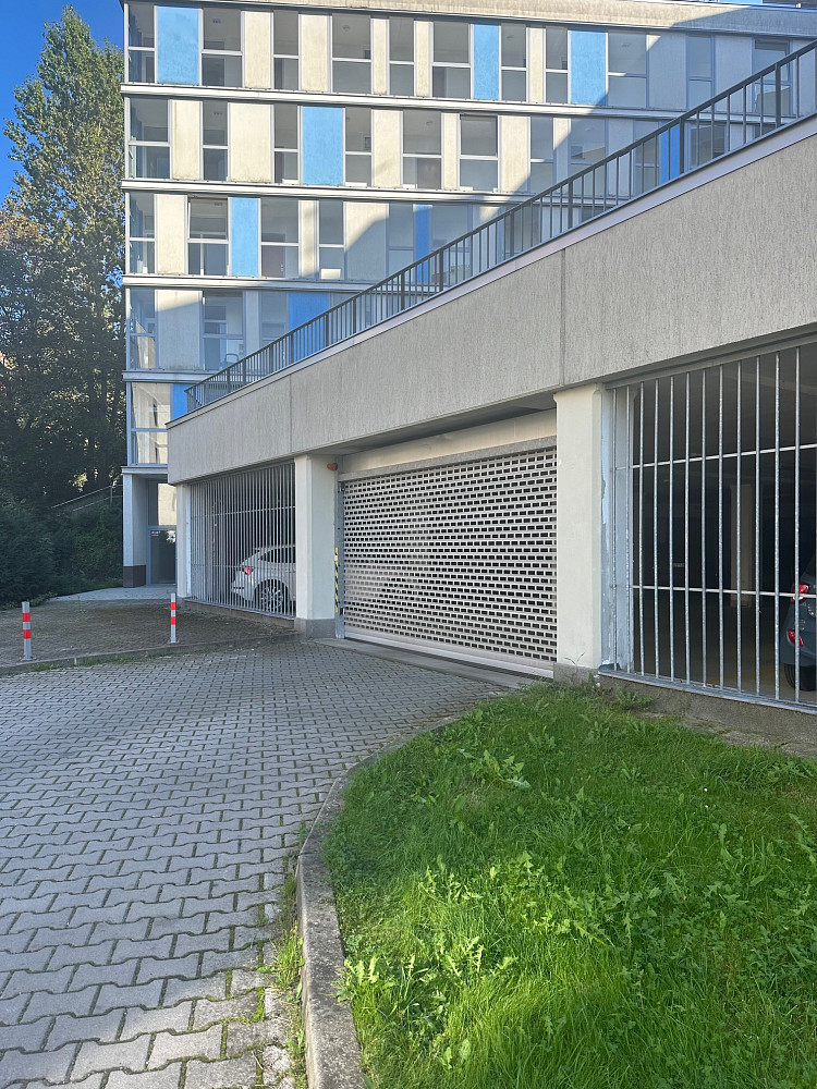 Pronájem parkovacího stání nedaleko centra města