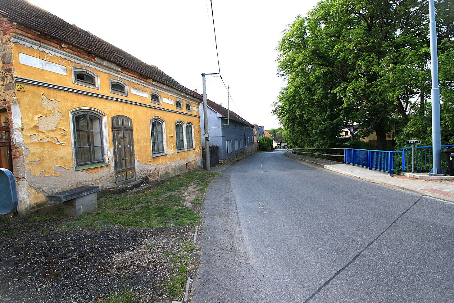 Prodej stavebního pozemku 2 338 m², Svinaře