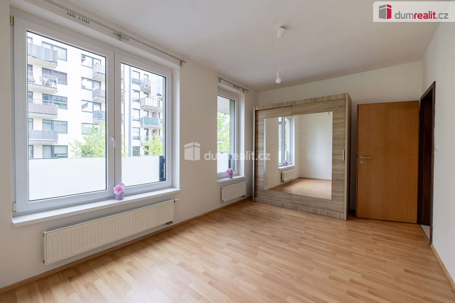 Pronájem bytu 2+kk 57 m² - Widok 3