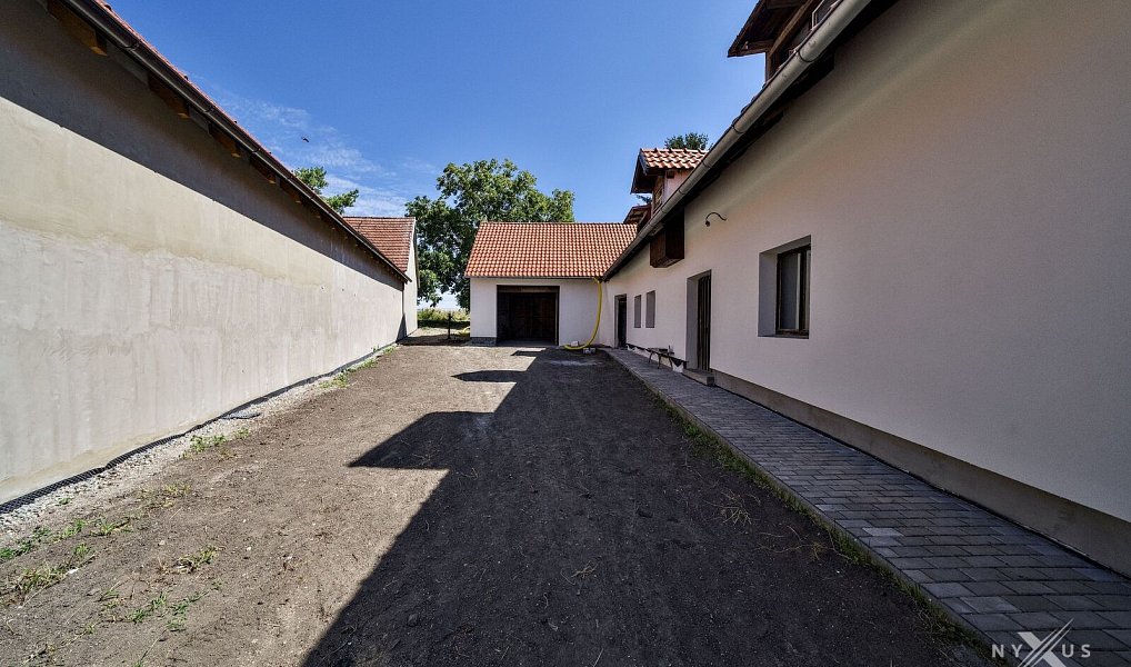 Prodej domu 213 m² s pozemkem 803 m², Chleby – náhled fotky 18
