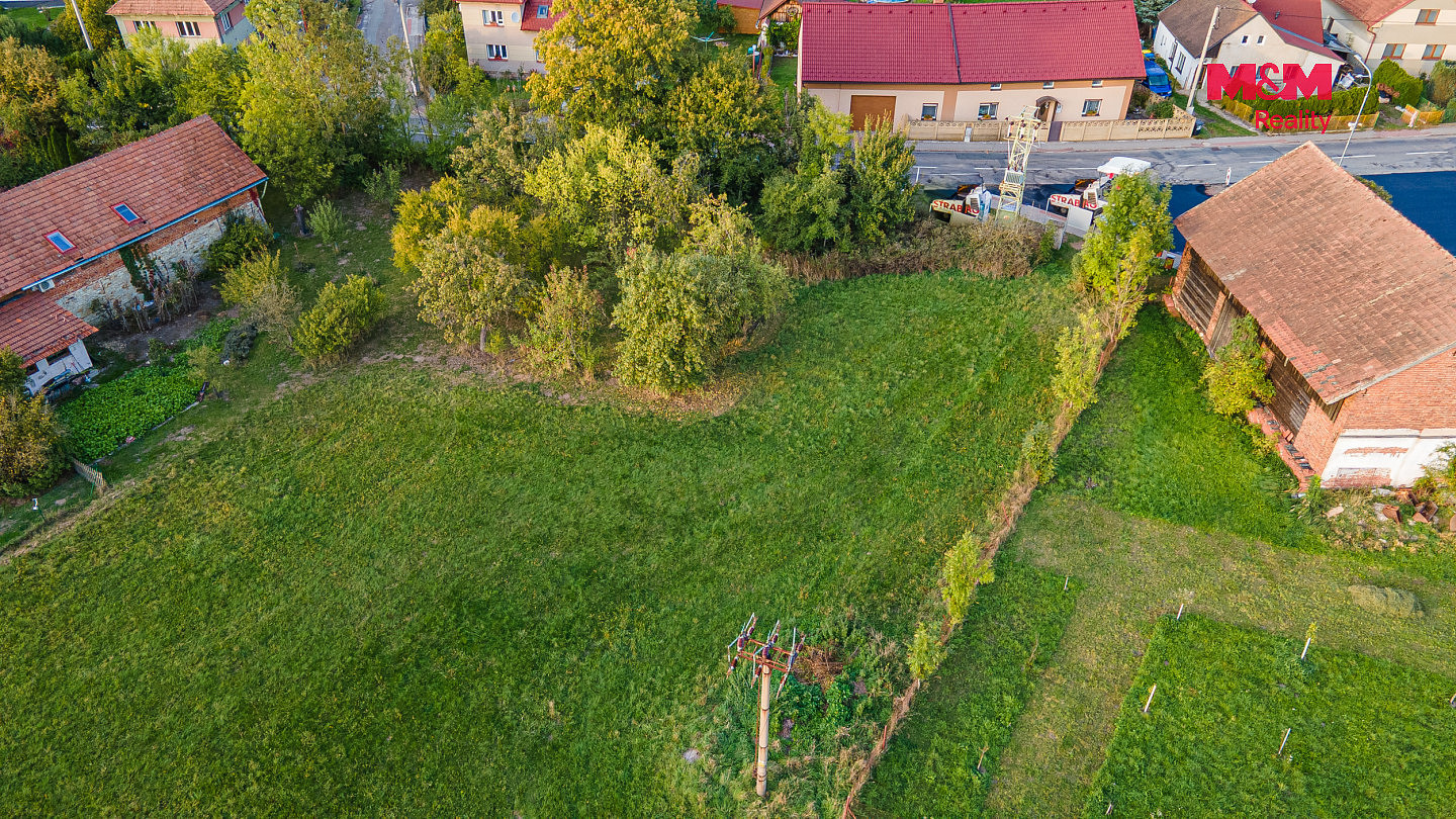 Prodej stavebního pozemku 830 m² – fotografie 3