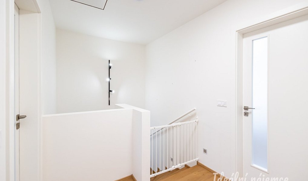 Pronájem domu 120 m² s pozemkem 640 m², Horoušany – náhled fotky 21
