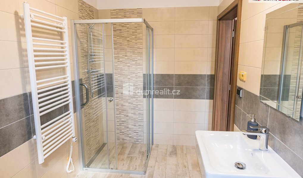Prodej ubytovacího objektu 300 m², Lednice – náhled fotky 6