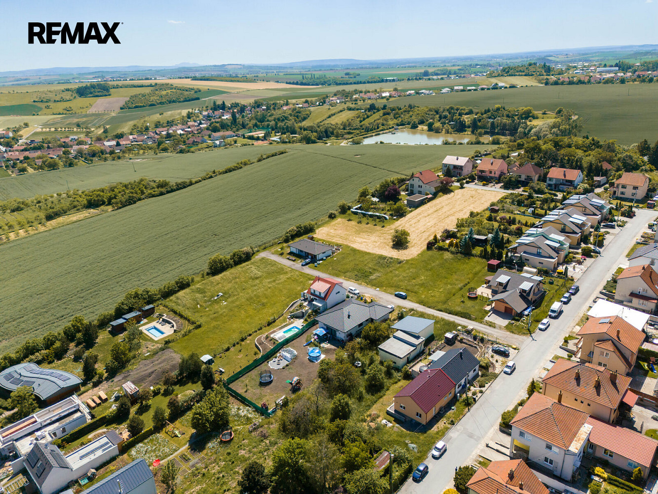 Prodej stavebního pozemku 885 m² – fotografie 4