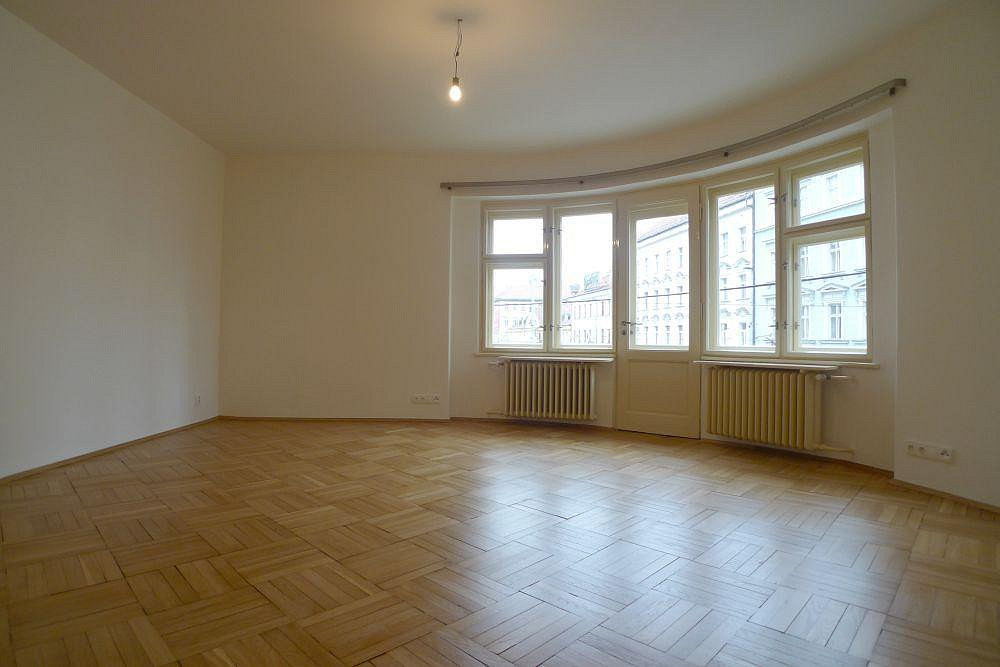 Pronájem kanceláře 127 m² – fotografie 3